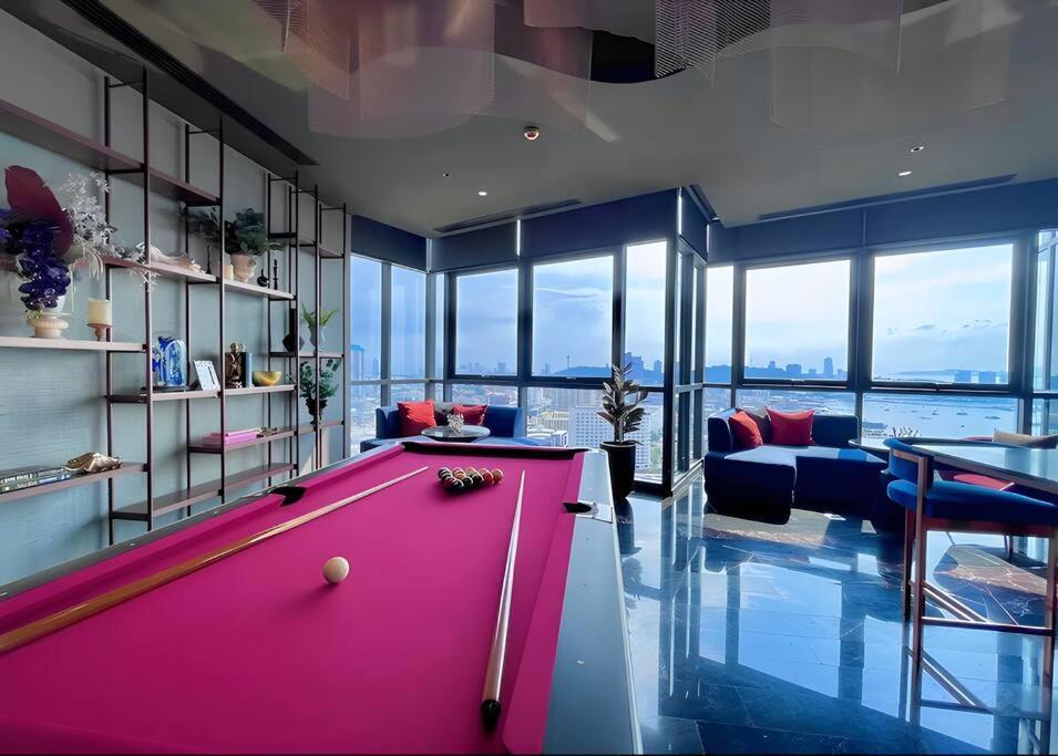 With Roof Pool Pattaya