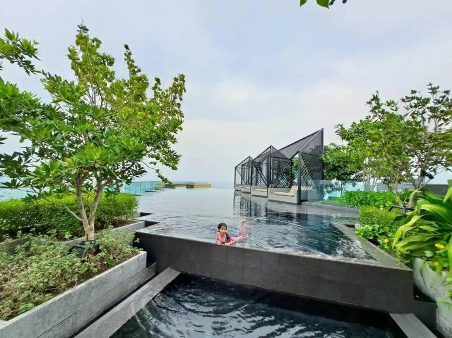 With Roof Pool * Pattaya