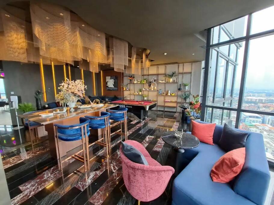 With Roof Pool Apartment Pattaya